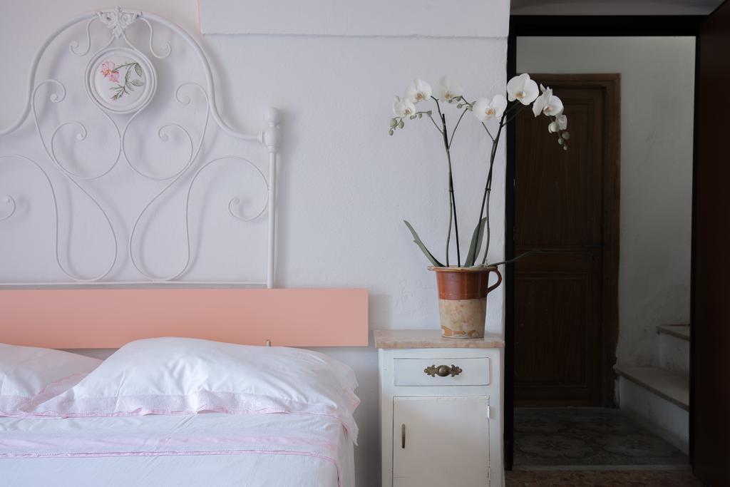 Dussaiga - Camera Delle Rose Dolceacqua Exteriör bild